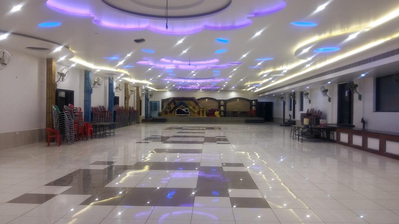 Hotel D2M Mānsa Esterno foto
