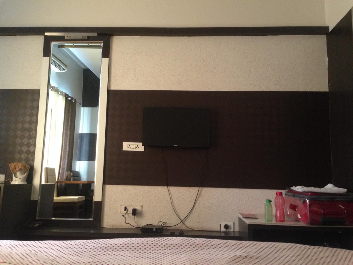 Hotel D2M Mānsa Esterno foto