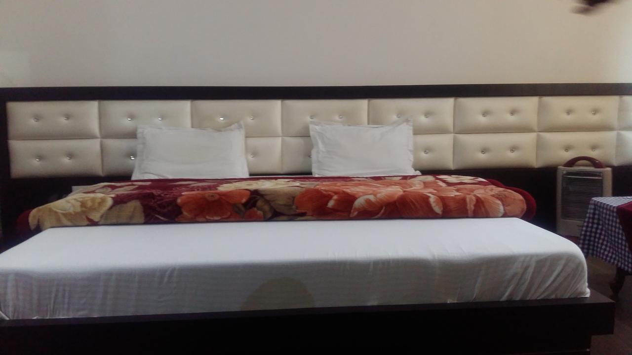 Hotel D2M Mānsa Esterno foto