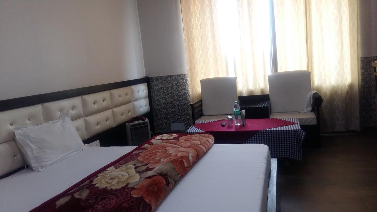 Hotel D2M Mānsa Esterno foto